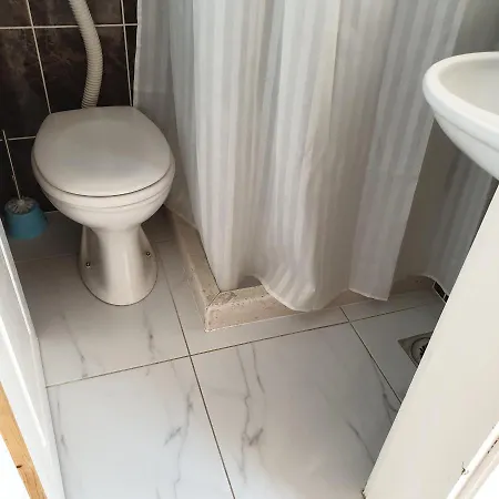 Πανσιόν Apartmans Hari
