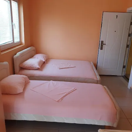 Πανσιόν Apartmans Hari 3*