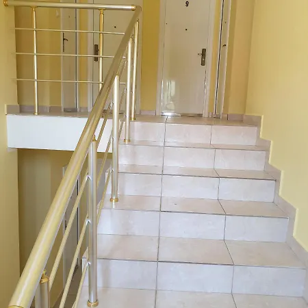 Apartmans Hari Πανσιόν