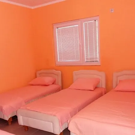 Πανσιόν Apartmans Hari Dobra Voda