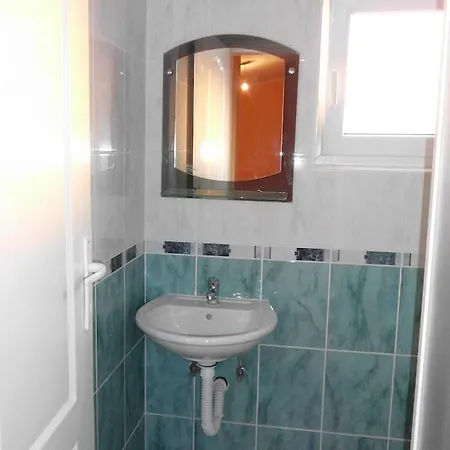 Πανσιόν Apartmans Hari 3*