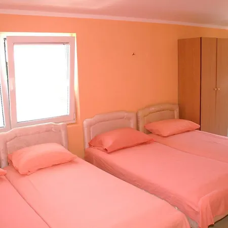 Πανσιόν Apartmans Hari 3*