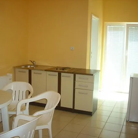 Πανσιόν Apartmans Hari